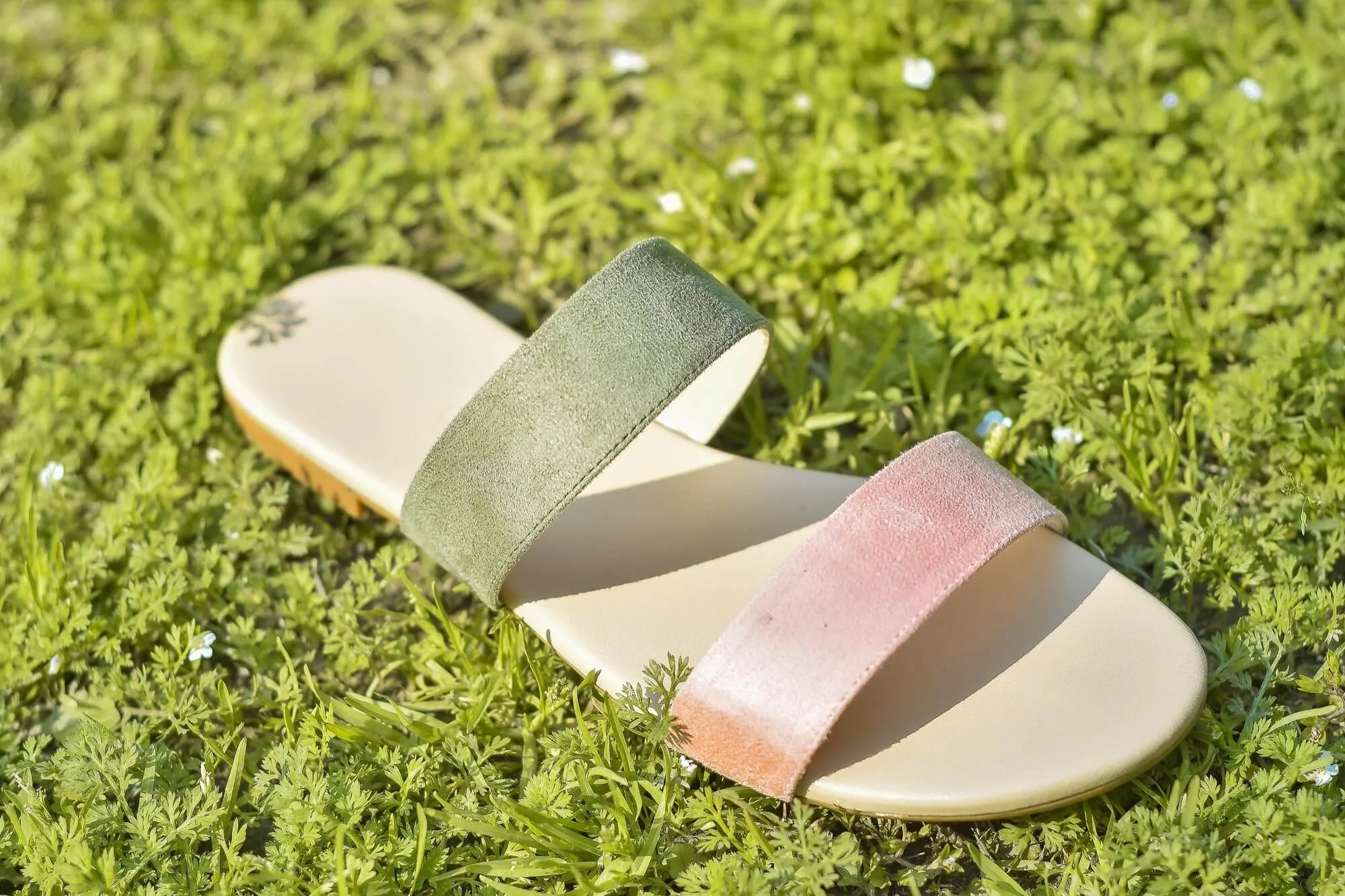 Slides | Pastel Vibes