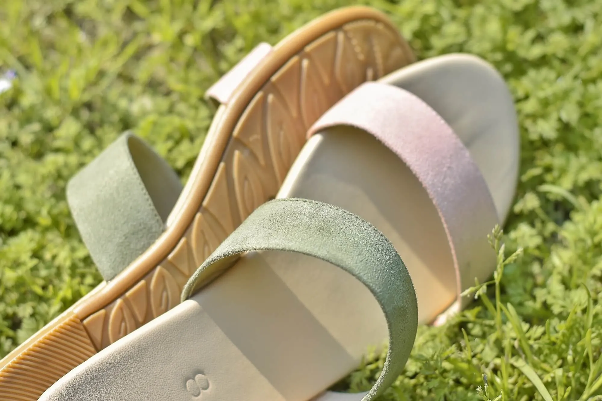 Slides | Pastel Vibes